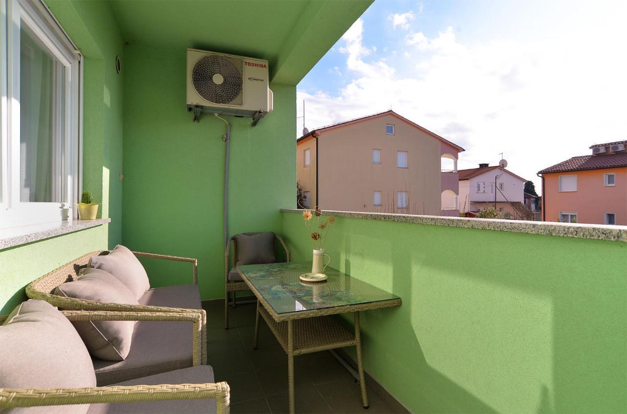 Apartments Ariana 1989 Fazana Exterior photo