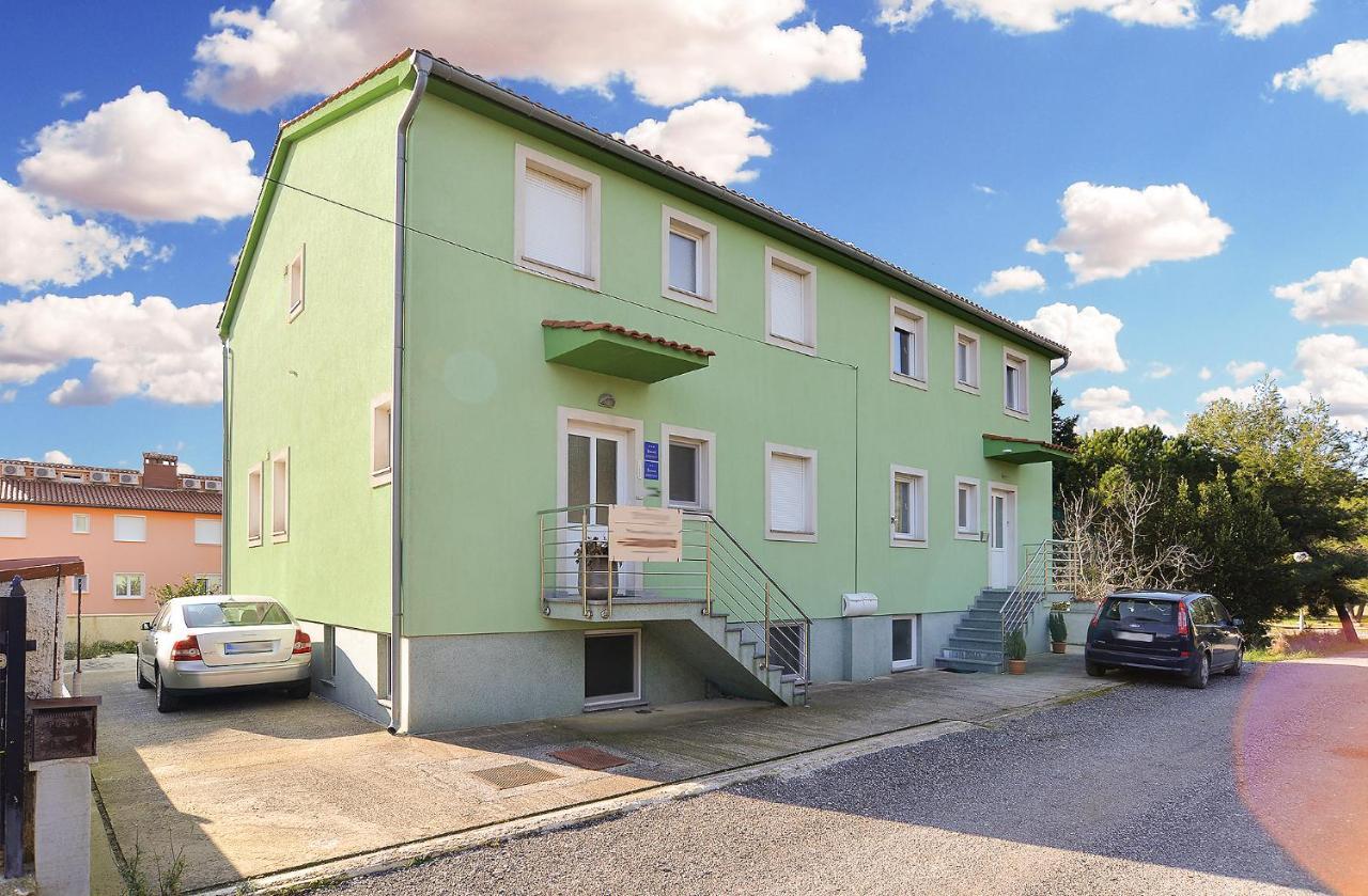 Apartments Ariana 1989 Fazana Exterior photo
