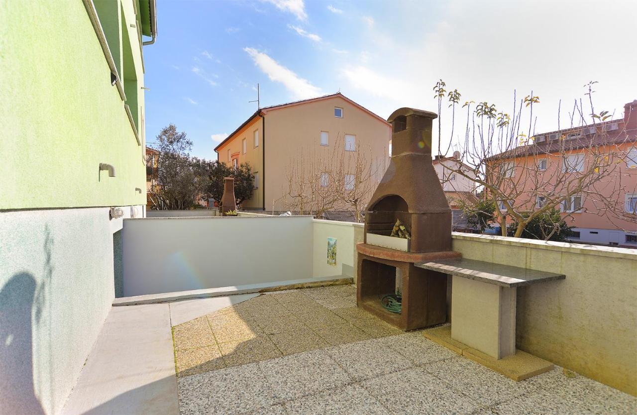 Apartments Ariana 1989 Fazana Exterior photo