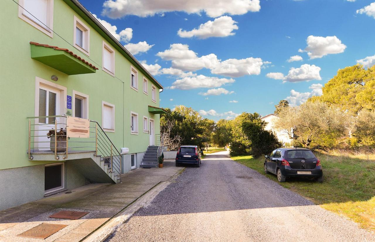Apartments Ariana 1989 Fazana Exterior photo